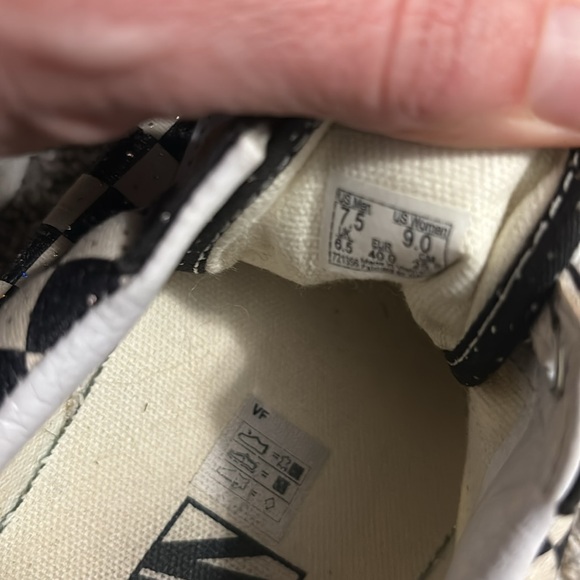 Brand new Vans. Size 9 women’s. - Picture 5 of 5